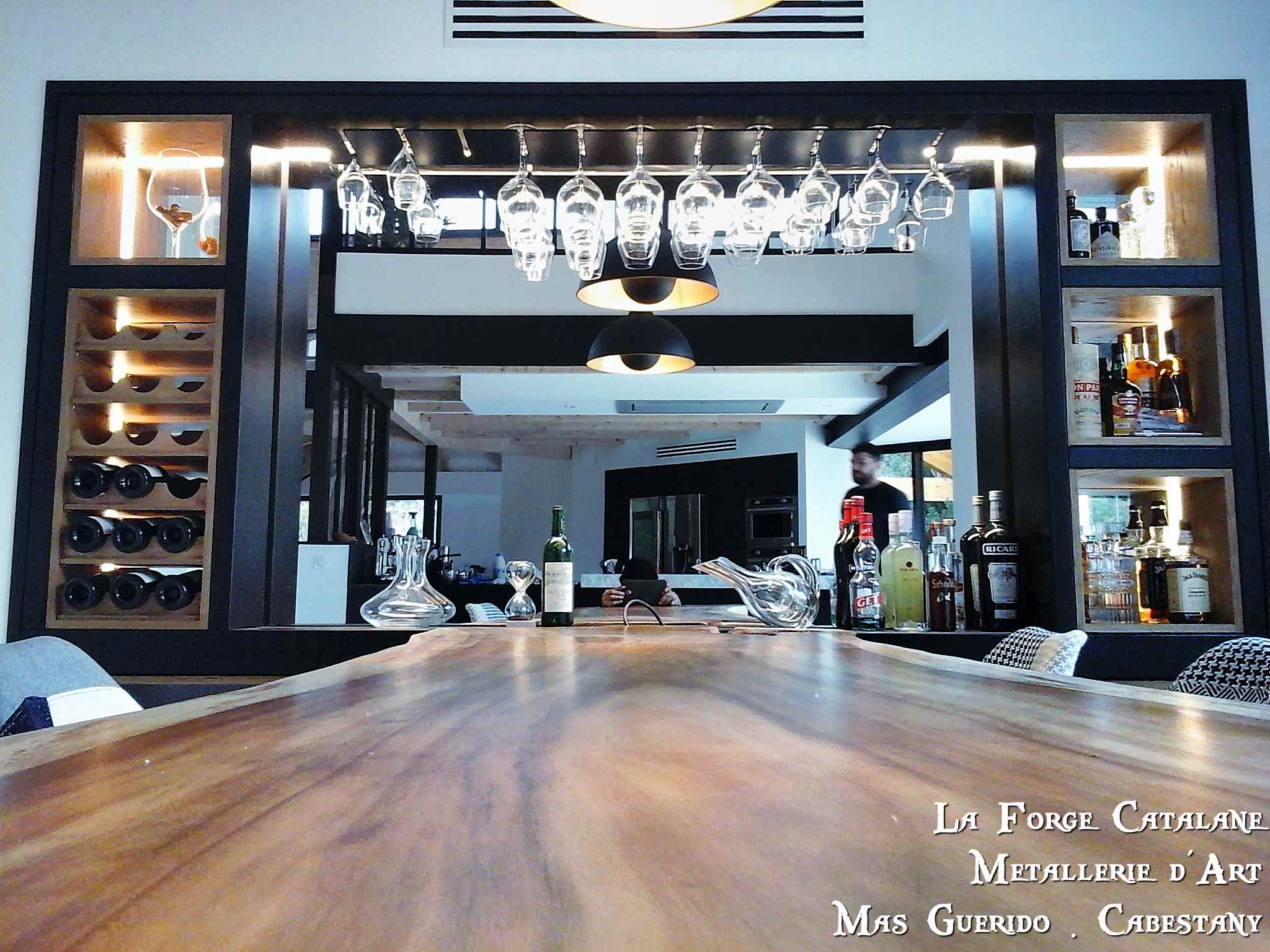 meuble range verres type bar decoupe laser forge catalane.jpg